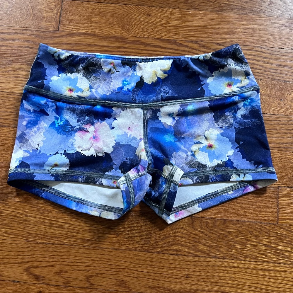 Fleo originals size small